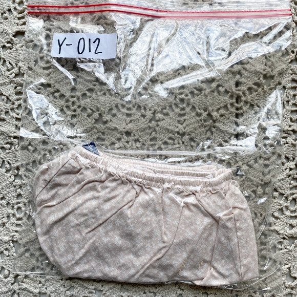 Brandy Melville Floral Ruffle Micro Shorts S White Cream Dainty Coquette Cottage - Picture 9 of 9